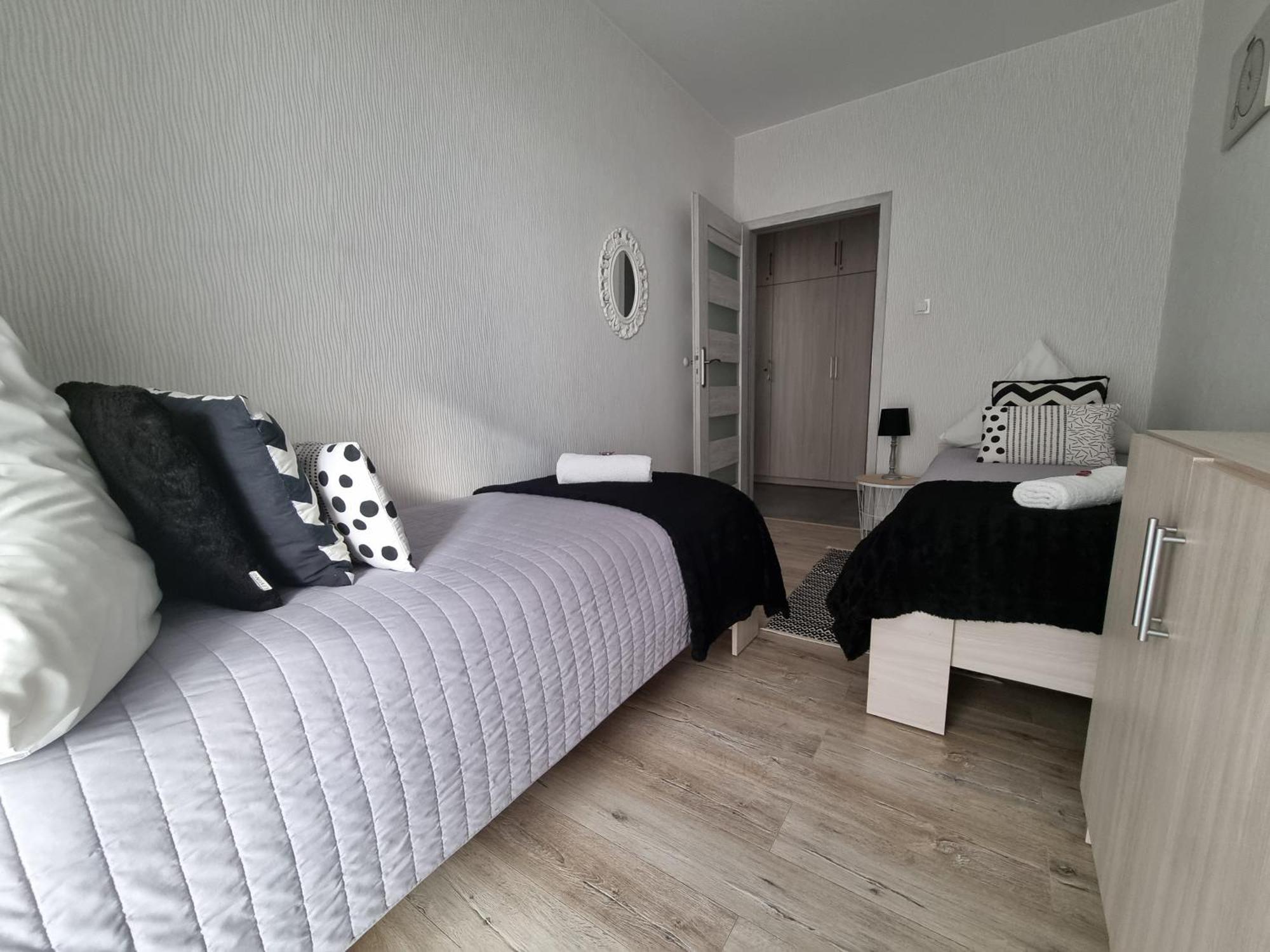 Q Gold-trzy Pokoje, Manufaktura, Garaz Gratis, Tv Max, Fv, Gwarancja Zadowolenia Lodz (Lodz)