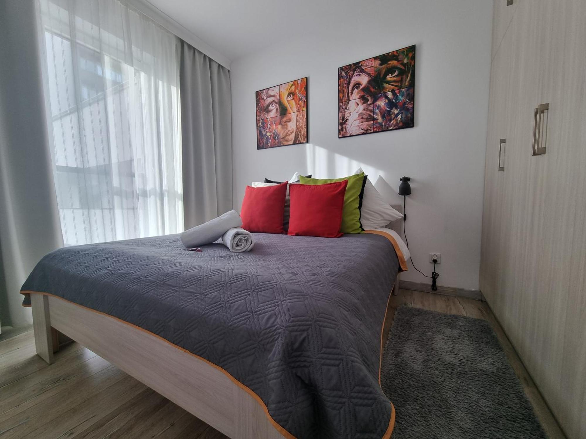 Q Gold-trzy Pokoje, Manufaktura, Garaz Gratis, Tv Max, Fv, Gwarancja Zadowolenia * Lodz (Lodz)