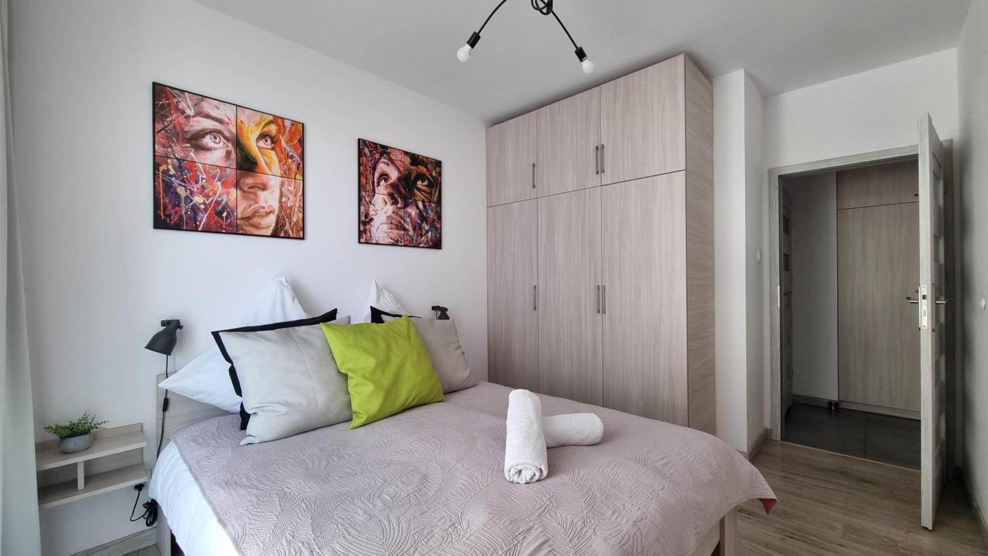 Q Gold-trzy Pokoje, Manufaktura, Garaz Gratis, Tv Max, Fv, Gwarancja Zadowolenia * Lodz (Lodz)