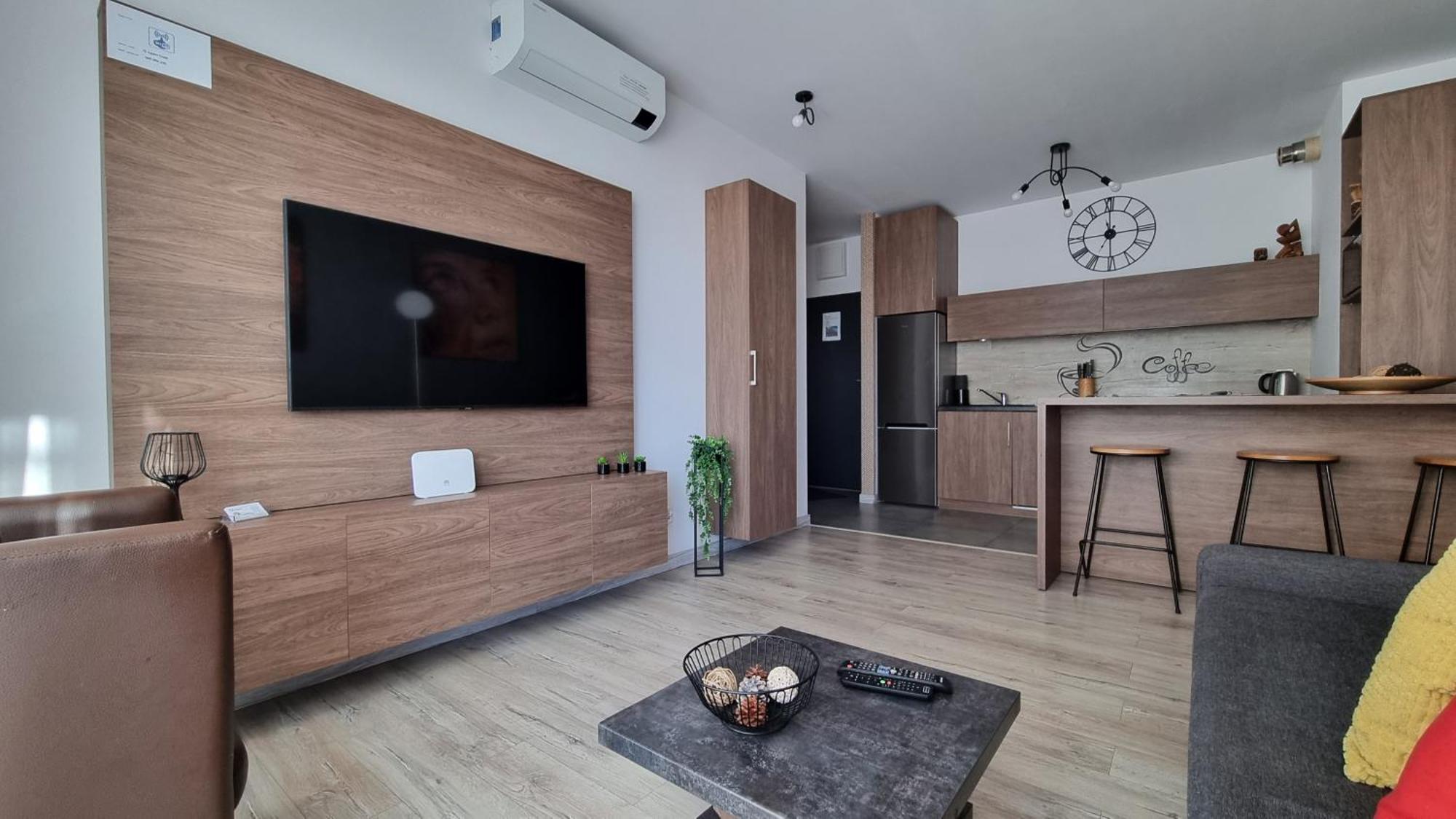 Q Gold-trzy Pokoje, Manufaktura, Garaz Gratis, Tv Max, Fv, Gwarancja Zadowolenia Apartment