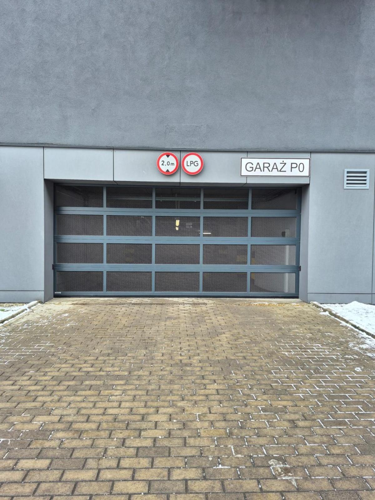 Q Gold-trzy Pokoje, Manufaktura, Garaz Gratis, Tv Max, Fv, Gwarancja Zadowolenia * Lodz (Lodz)